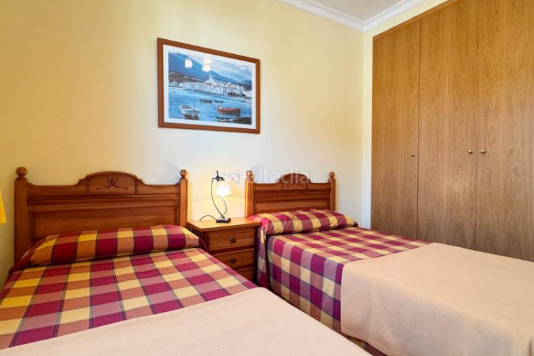 Casa en carrer muga 73 con piscina privada y vistas al mar panorámicas en Escala (L´)