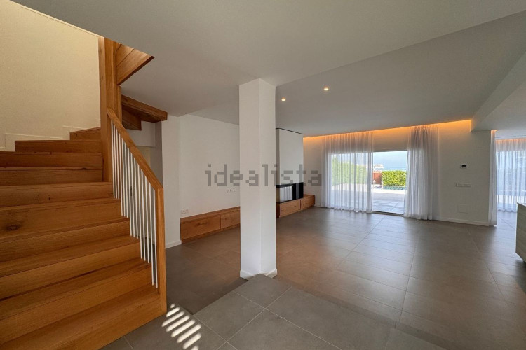 Chalet pareado en avenida Riells