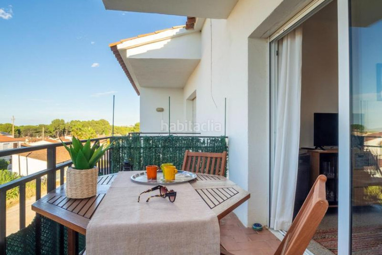 Apartamento piso en muy buen estado con vistas despejadas en Escala (L´)