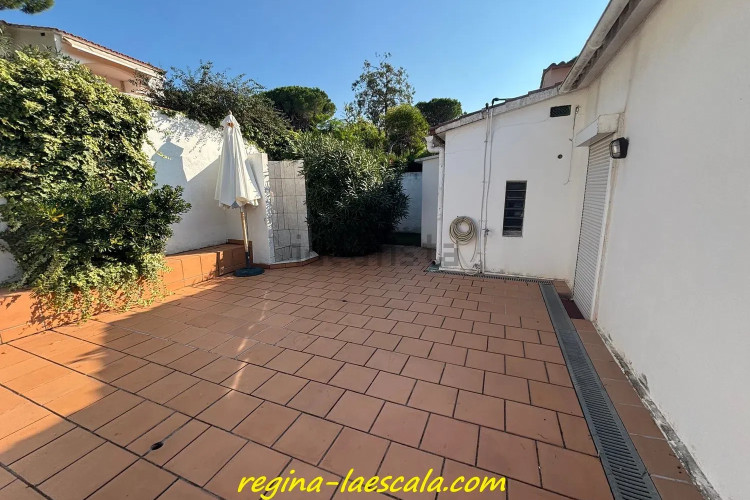 Chalet pareado en calle Pinedes