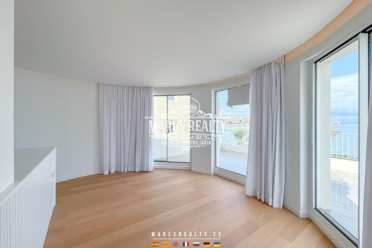Casa lujosa casa reformada en primera línea de mar en la costa brava en Escala (L´)