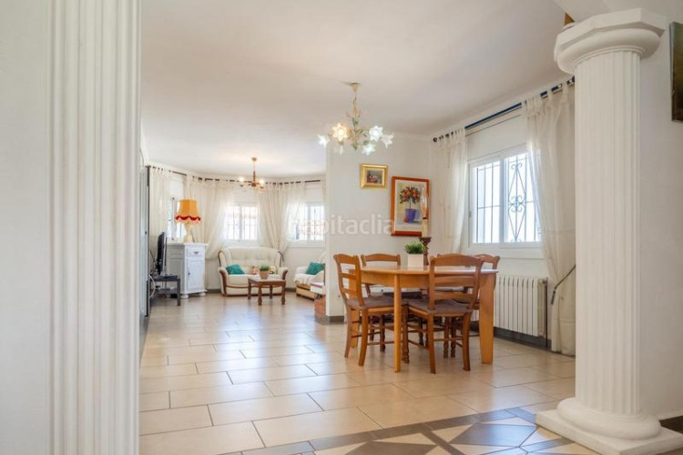 Casa  espaciosa con vistas al mar y piscina privada zona puig sec en Escala (L´)