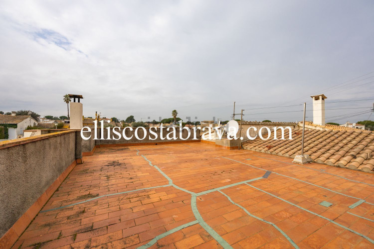 Casa independiente en Barrio Riells