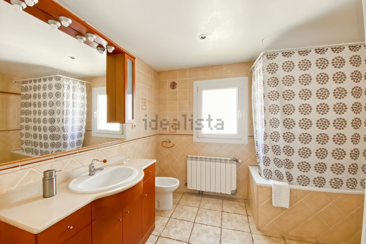 Casa independiente en CL Avet