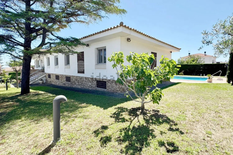 Casa independiente en calle Migjorn