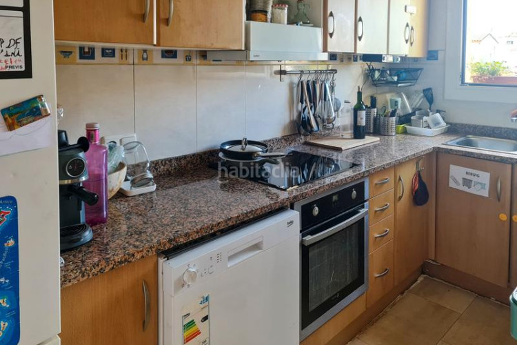 Chalet en carrer barcelona 42 casa a 200 metros de la playa con gran jardín y piscina en Escala (L´)
