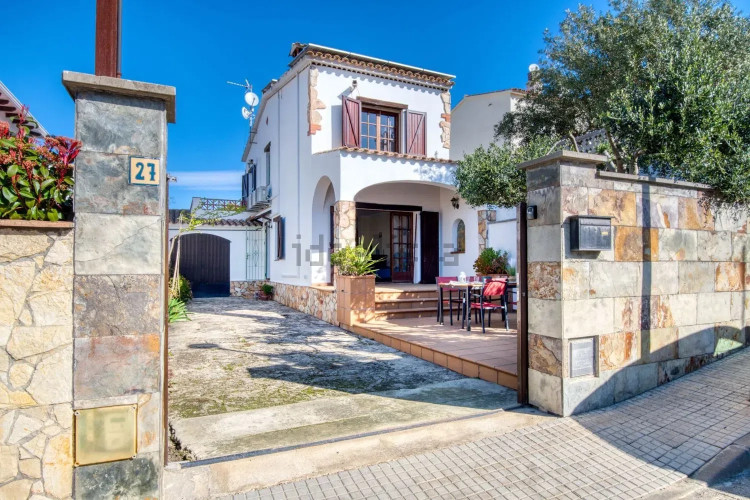 Casa independiente en calle Ricardell, 27