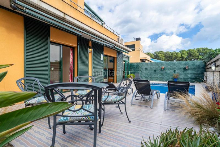 Casa  moderna situada a 250m de la playa en Riells Escala (L´)