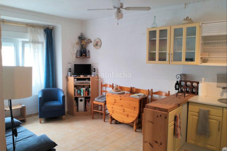 Apartamento  de 45 m² en el centro de l'escala, a 200 m del mar. en Escala (L´)