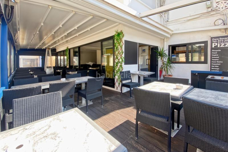 Piso restaurante y piso en venta a menos de 5 minutos andando de la playa, en una agradable zona de lescala. restaurantepizzería totalm en Escala (L´)