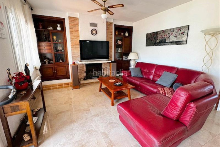 Casa villa de 180m²,con 3 dormitorios, garaje y piscina privada en Escala (L´)