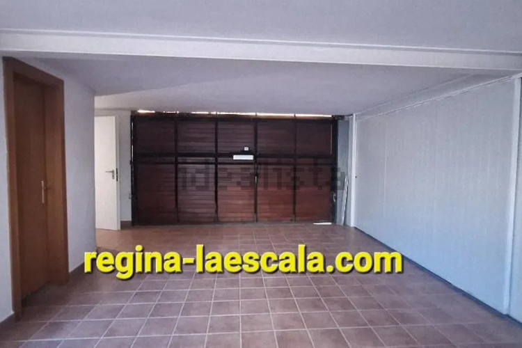 CON LICENCIA TURÍSTICA ! Una espaciosa casa, con mucha luz !