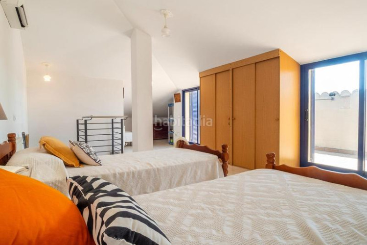 Dúplex fantástico dúplex a solo 650m de la playa y junto a todos los servicios! en Escala (L´)