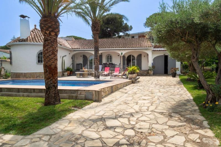 Casa un oasis de privacidad y confort en Riells Escala (L´)