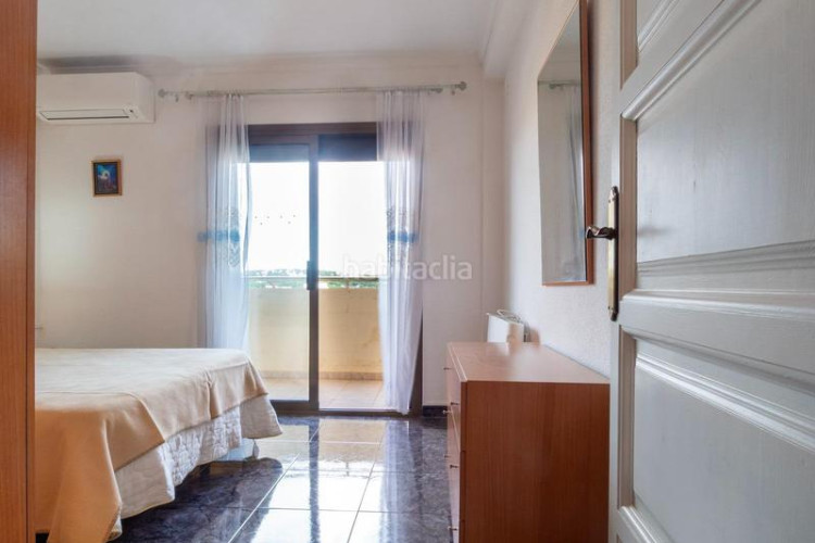Piso apartamento con terraza vistas al mar y montaña en Escala (L´)