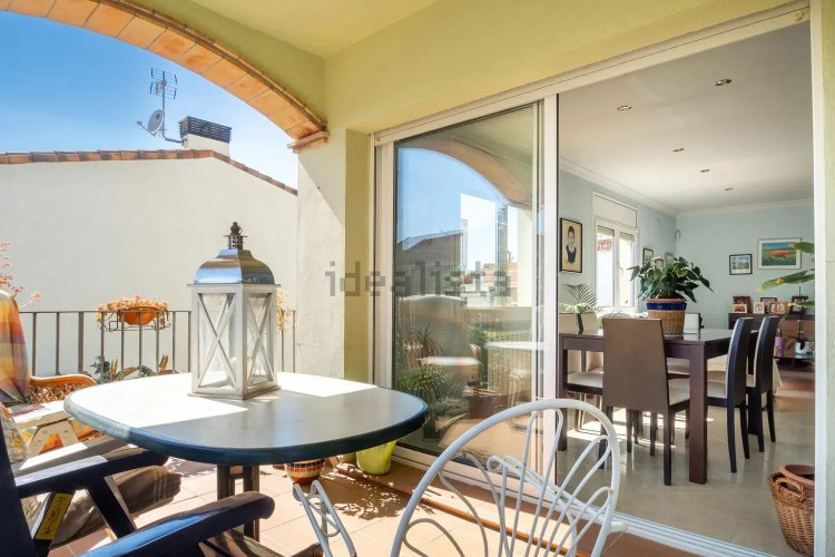 Chalet pareado en calle Tossa