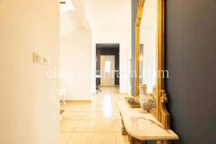 Casa  con vistas al mar y a la montaña - puig sec en Escala (L´)