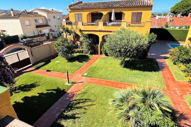 Carrer Recs, Riells