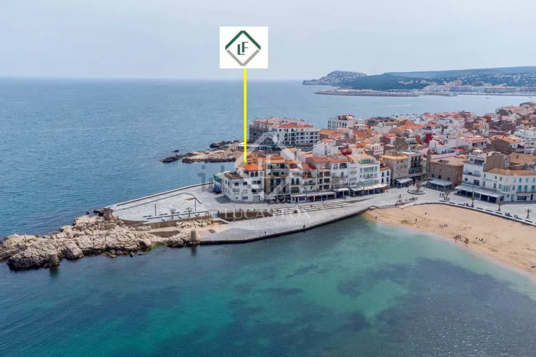 Chalet pareado en calle de la Torre