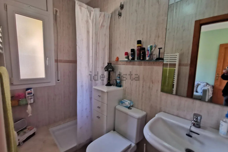 CASA UNIFAMILIAR CON PISCINA PRIVADA, GARAGE, MUY SOLEADA EN L'ESCALA