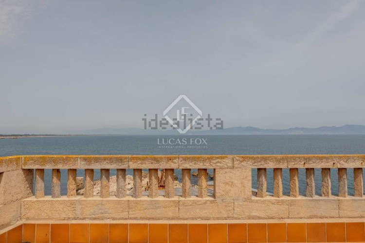 Chalet pareado en calle de la Torre