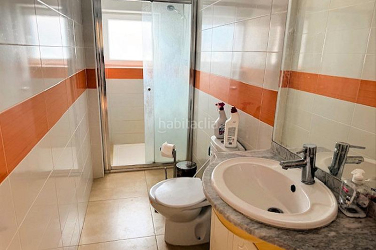 Casa villa de 216m² con 5 dormitorios, 2 baños y piscina privada posible en Escala (L´)