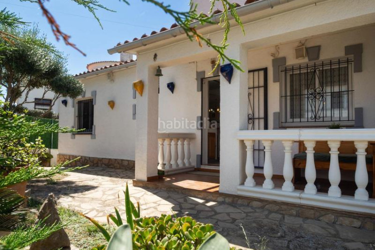 Casa  espaciosa con vistas al mar y piscina privada zona puig sec en Escala (L´)