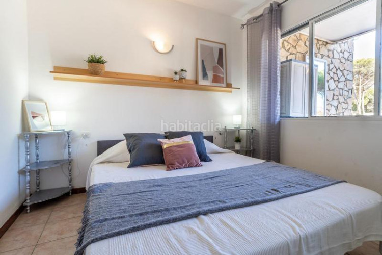 Piso  con 3 habitaciones situado zona montgó en Escala (L´)