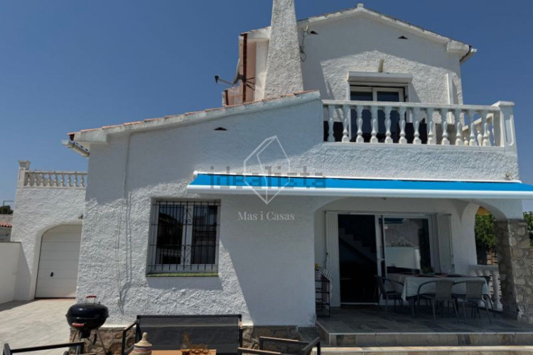 Casa independiente en Barrio Riells