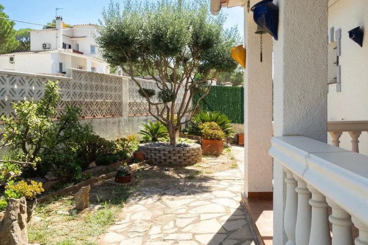 Casa independiente en calle Pinedes