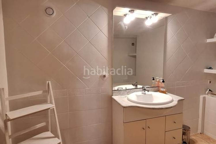 Casa pareada espaciosa casa con jardín y jacuzzi, zona cala montgó en Escala (L´)