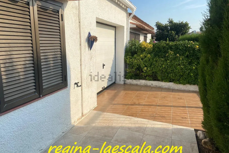 Chalet adosado en calle Fitora