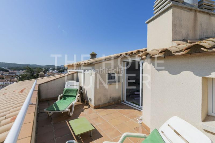 Ático  de 133 m2 con terraza en venta en escala, l en Escala (L´)