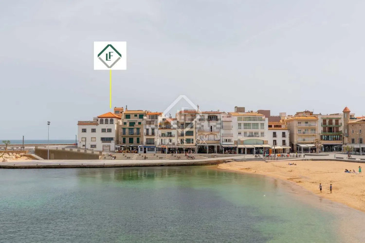 Chalet pareado en calle de la Torre