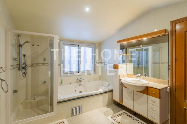 Ático  de 214 m2 con vistas y terraza en venta en escala, l en Escala (L´)
