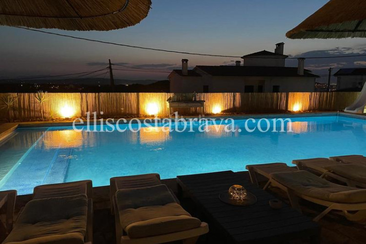 Casa  con vistas al mar y a la montaña - puig sec en Escala (L´)