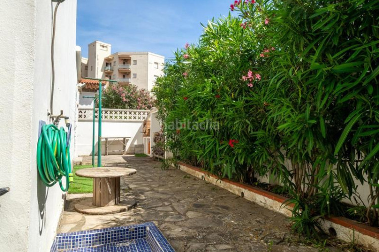 Casa  individual en excelente estado a 120m de la playa de Riells en Escala (L´)