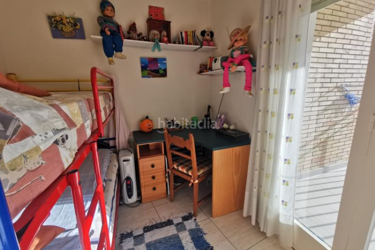 Piso en passeig mar 17 apartamento primera linia de mar con amplias terrazas y piscina comunitaria en el pueblo de l'escala en Escala (L´)