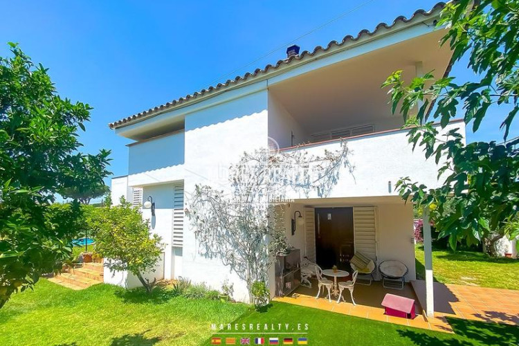 Casa preciosa casa a 4 vientos con gran parcela en Escala (L´)