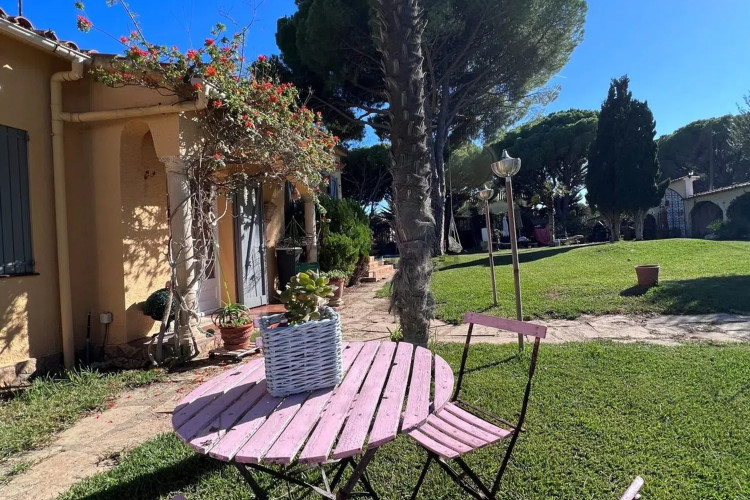 CASA UNIFAMILIAR ESTIL PROVENÇAL A L'ALT EMPORDÀ