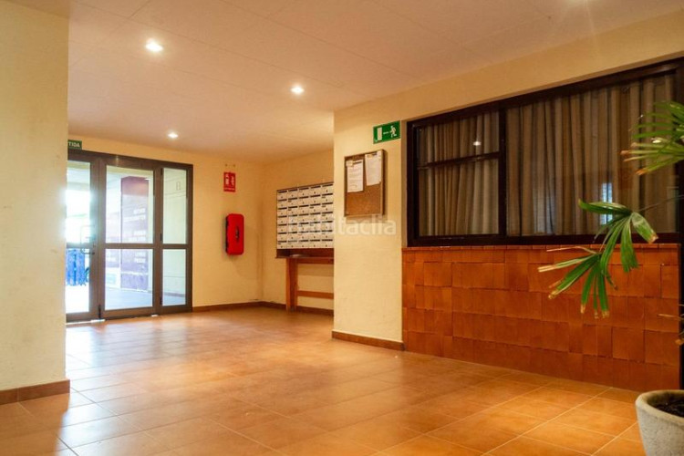 Piso apartamento con terraza vistas al mar y montaña en Escala (L´)