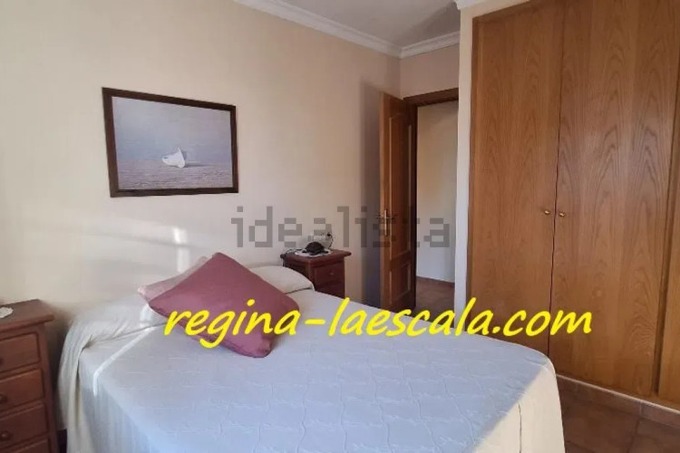 CON LICENCIA TURÍSTICA ! Una espaciosa casa, con mucha luz !