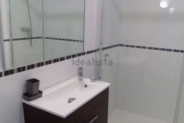 ESTUDIO A PRIMERA LINIA CON AMPLIA TERRAZA, GARAJE CERRADO Y PISCINA COMUNITARIA EN L'ESCALA