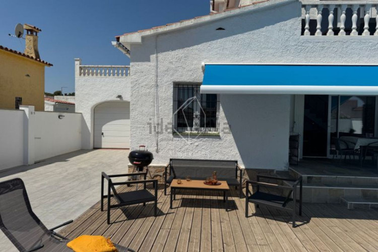 Casa independiente en Barrio Riells
