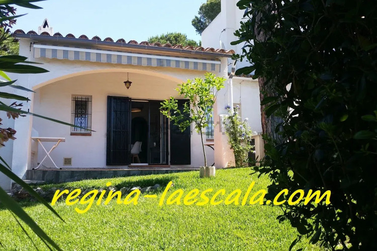 Chalet adosado en calle Onyar