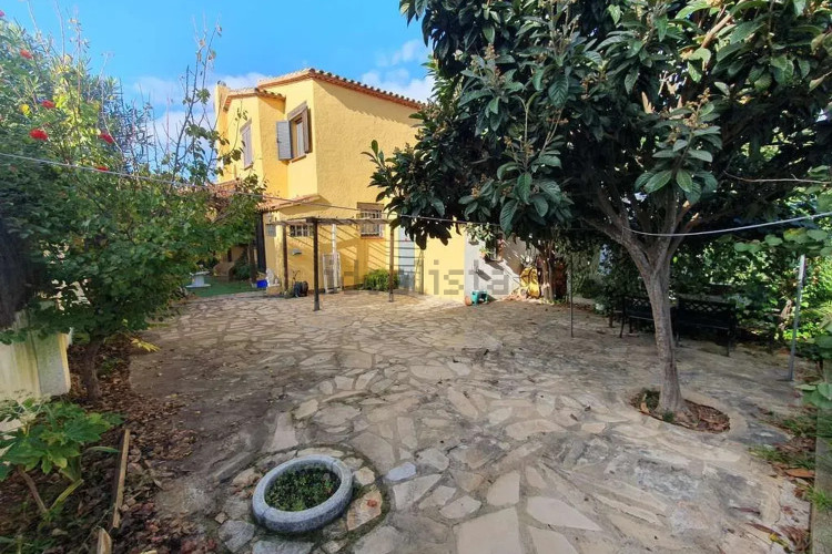 Chalet pareado en Barrio Riells