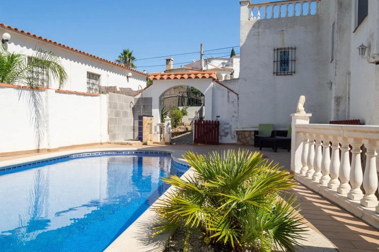 Casa independiente en calle Pinedes
