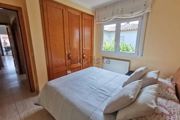 CASA UNIFAMILIAR CON PISCINA PRIVADA, GARAGE, MUY SOLEADA EN L'ESCALA