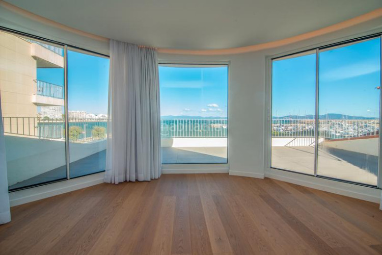 Casa en carrer ramon marquet 5 de lujo frente al mar en Escala (L´)