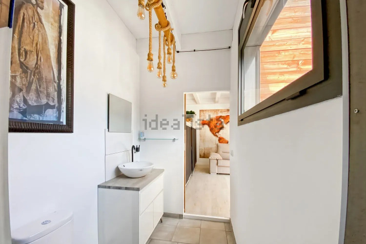Casa independiente en calle Trencabraços